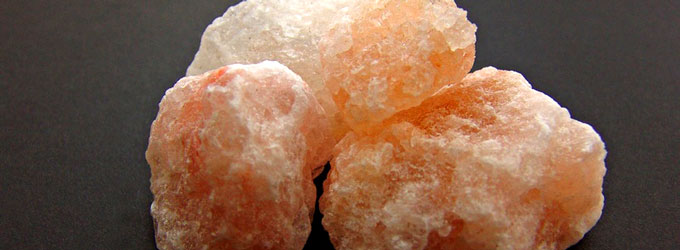 Steinsalz grobes Brezelsalz, feines Salz, grobkörniges Salz für Salzmühlen | www.gourmet-versand.com Steinsalz grobes Brezelsalz, feines Salz, grobkörniges Salz für Salzmühlen | www.gourmet-versand.com