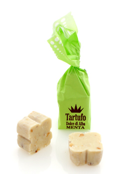 Trüffelpralinen von Tartuflanghe Tartufo Dolce di Alba mit Piemonteser Minze a 14g grünes Papier - 500 g - Beutel - www.gourmet-versand.com Trüffelpralinen von Tartuflanghe Tartufo Dolce di Alba mit Piemonteser Minze a 14g grünes Papier - 500 g - Beutel - www.gourmet-versand.com