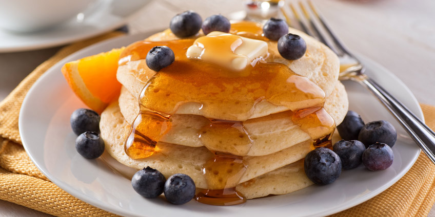maple syrup Maple syrup is for hundreds of years in Canada greatly appreciated. it is extracted from the sap of maple trees. It is 100% pure, contains no additives or dyes and can be optimally used as a sugar substitute. These aromatic sweetness goes well with desserts and pancakes.