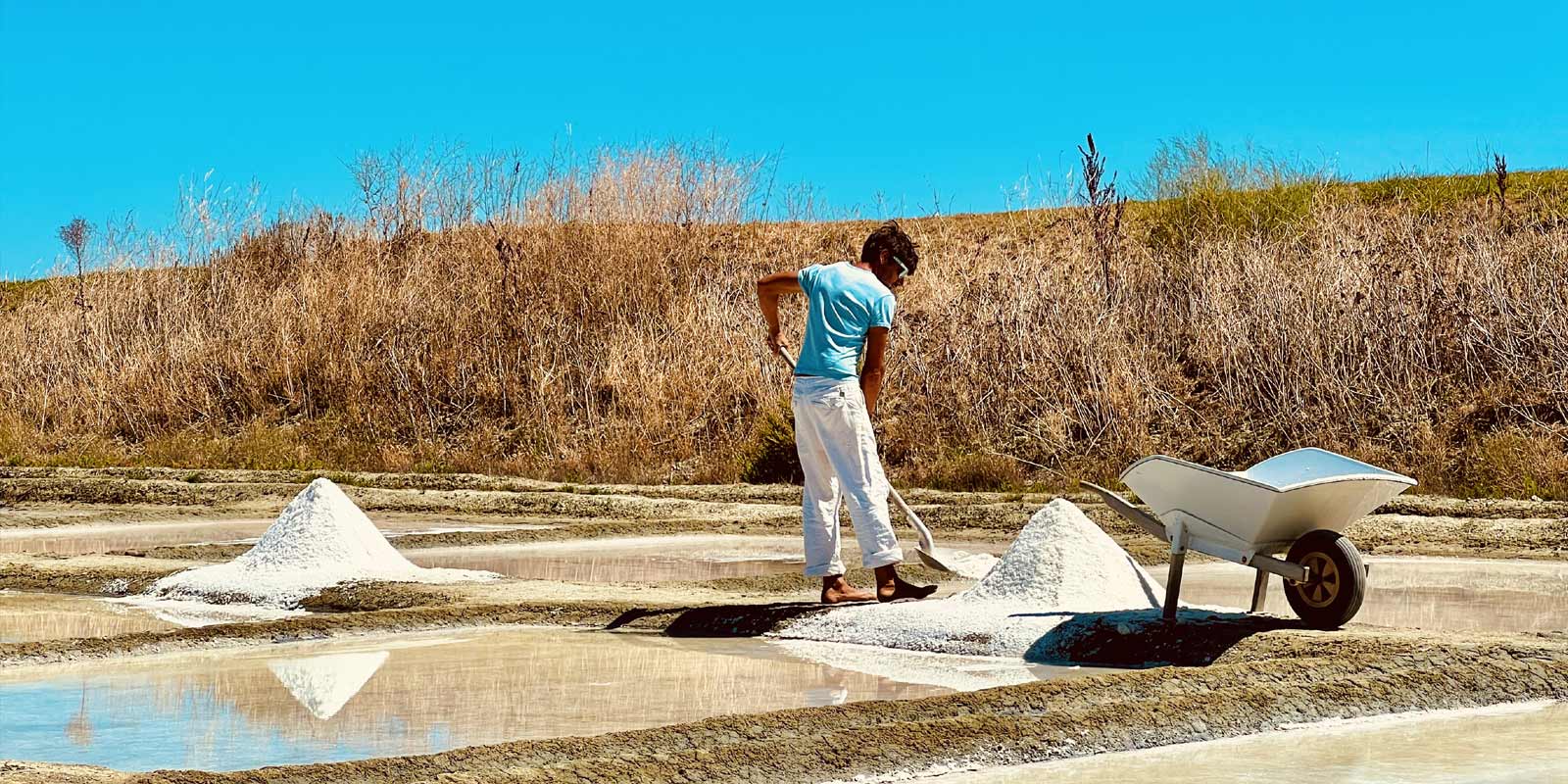 Fransa / Ispanya / Kibris / Afrika`dan deniz tuzu Kuru deniz tuzu, Guerande`den Fleur de Sel, Fransa`dan kaba, beyaz, nemli deniz tuzu, Provence`tan sifali bitkilerle birlikte kaba deniz tuzu