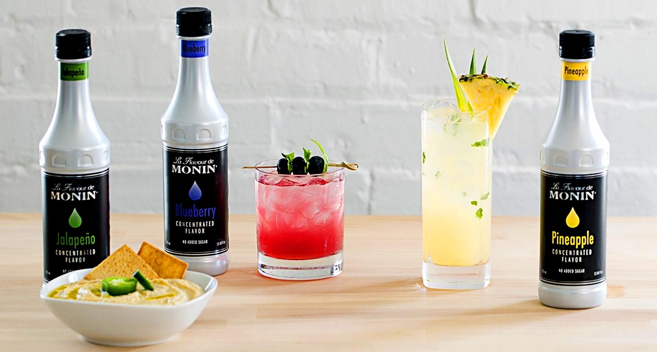 Monin fruitpureemix Probeer uw cocktails met de Monin fruitpureemix of creeer heerlijke dessertvariaties Monin fruitpureemix Probeer uw cocktails met de Monin fruitpureemix of creeer heerlijke dessertvariaties