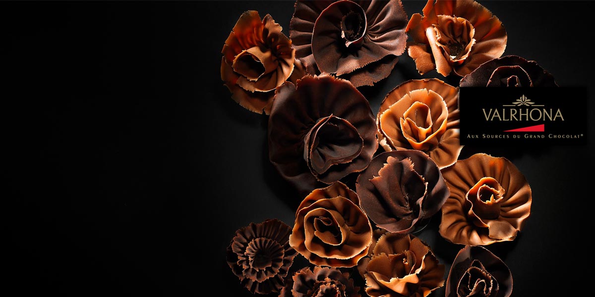 Valrhona Schokolade Couverture - Diverse Produkte Kakao-Pulver, Mandeln, Amandes Noir, Aufleger, Segel, Kugeln, Marzipan, Nappage, Perlen, Pralinen, Schokoladenschalen, etc. Valrhona Schokolade Couverture - Diverse Produkte Kakao-Pulver, Mandeln, Amandes Noir, Aufleger, Segel, Kugeln, Marzipan, Nappage, Perlen, Pralinen, Schokoladenschalen, etc.