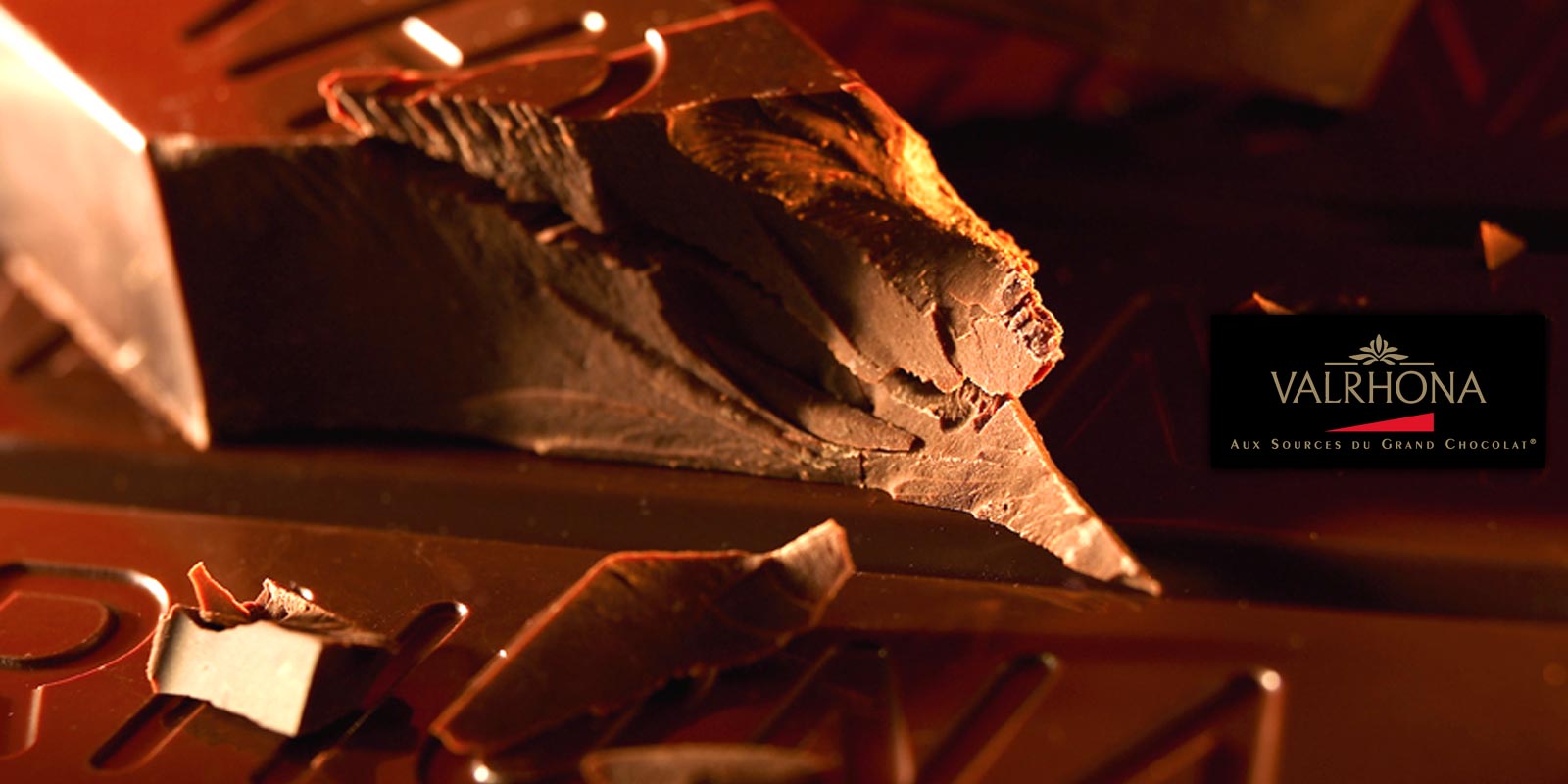 Valrhona Gianduja-Massen Verschiedene Gianduja-Massen. Valrhona Gianduja-Massen Verschiedene Gianduja-Massen.