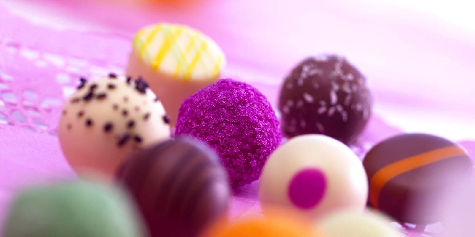 Bombons e chocolates de Peter A empresa Peters produz doces e chocolates desde 1936.