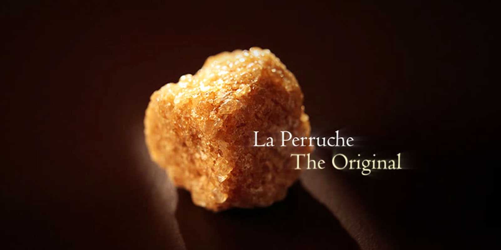 La Perruche - trstinovy cukor La Perruche je vynimocny produkt so specialnou chutou, ktora potesi vsetkych, ktori ocenia jemnu a sofistikovanu chut. Jednoducho, vykuzli vo vasich zmysloch cire potesenie. La Perruche sa dodava v nepravidelnych cukrovych hrudkach v bielej alebo zlatohnedej farbe. Krystalicka forma v sejkri, tiez znama ako cassonada.
