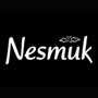 Nesmuk - Couteaux exclusifs Damas Nesmuk developpe et fabrique des couteaux de la plus grande nettete possible, en utilisant des types d`acier, des materiaux precieux et des technologies qui n`ont jamais ete utilises auparavant dans l`industrie de la coutellerie.