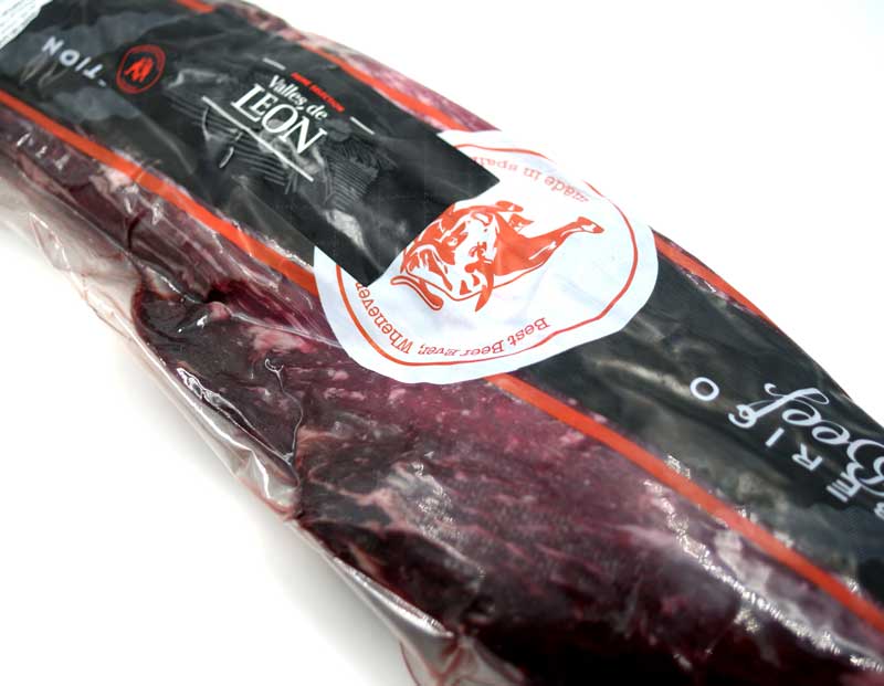 Beef Fillet 25 days Dry Aged 4/5 without chain, beef, meat, Valle de Leon from Spain - about 2.5 kg - vacuum