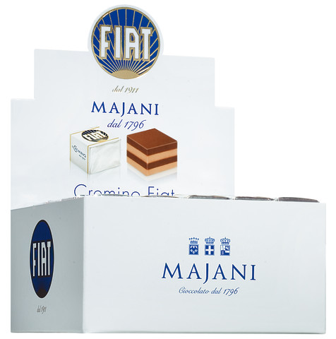 Centodadi Fiat Classico, espositore, cioccolatini a strati, crema di nocciole e mandorle, Majani - 1.013 g - Schermo