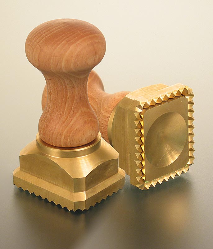 Ausstecher Ravioli, Holz / Messing, rechteckig mit gezacktem Rand, 45 x 55 mm - 1 Stück - Lose Ausstecher Ravioli, Holz / Messing, rechteckig mit gezacktem Rand, 45 x 55 mm - 1 Stück - Lose