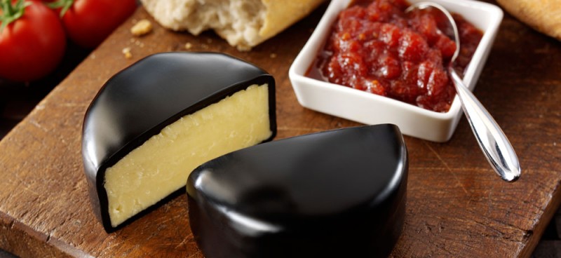 Snowdonia - Little Black Bomber, queijo cheddar envelhecido, cera preta - 200g - Papel