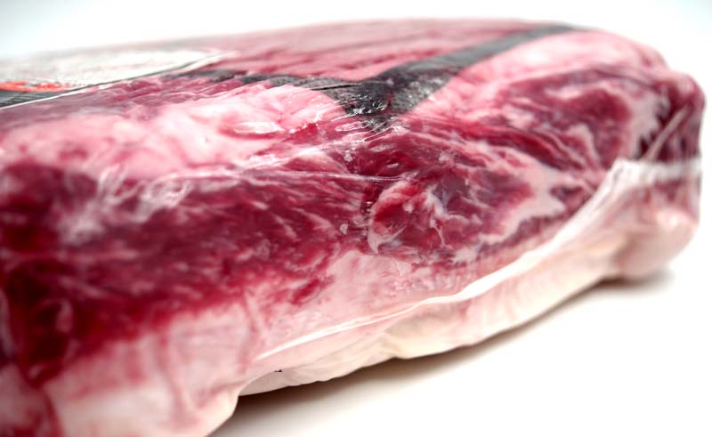 Rosbife de Wagyu do Chile, cortado pela metade sem corrente BMS 6-7, bovino, carne / Agricola Mollendo SA - aproximadamente 2-3 kg - vacuo