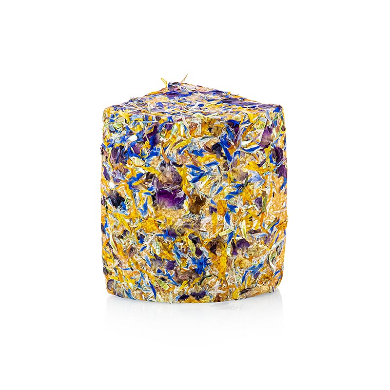 Small Alpine Blossom, kumelksost, modnet i 4 maneder, ostekake - ca 250 g - vakuum Small Alpine Blossom, kumelksost, modnet i 4 maneder, ostekake - ca 250 g - vakuum