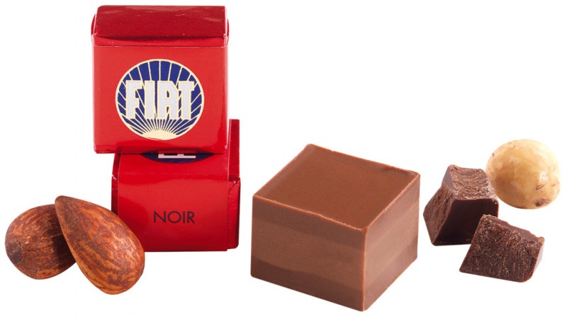 Cremino Fiat Noir, choklad i lager med hasselnotskakaokram, ask, Majani - 1 013 g - visa
