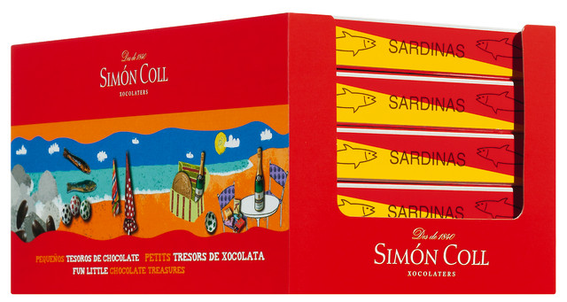 Latas de Sardinas, izlozba, mlijecna cokolada sardine, izlozba, Simon Coll - 18 x 24g - displej