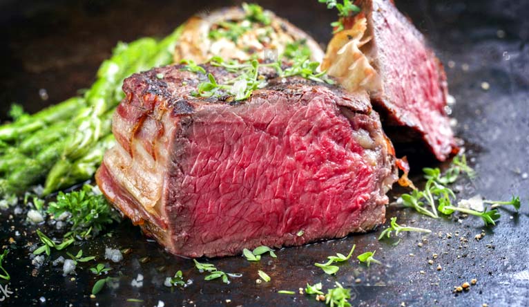 Sili`den Wagyu`nun Tri Tip belediye baskani parcasi, BMS 6-12, sigir eti, et / Agricola Mollendo SA - yaklasik 1,0 kg - vakum