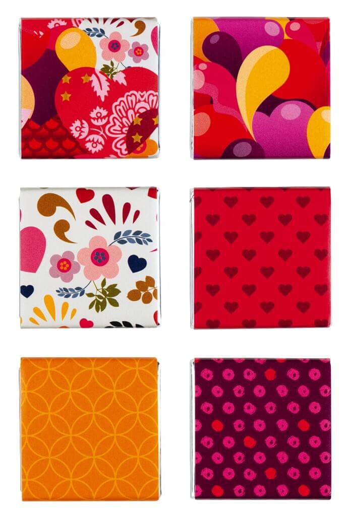 18 db Square Love csokolade, tejcsokolade es etcsokolade. Ajandekcsomag. Szivek, Delfin. - 81g - csomag