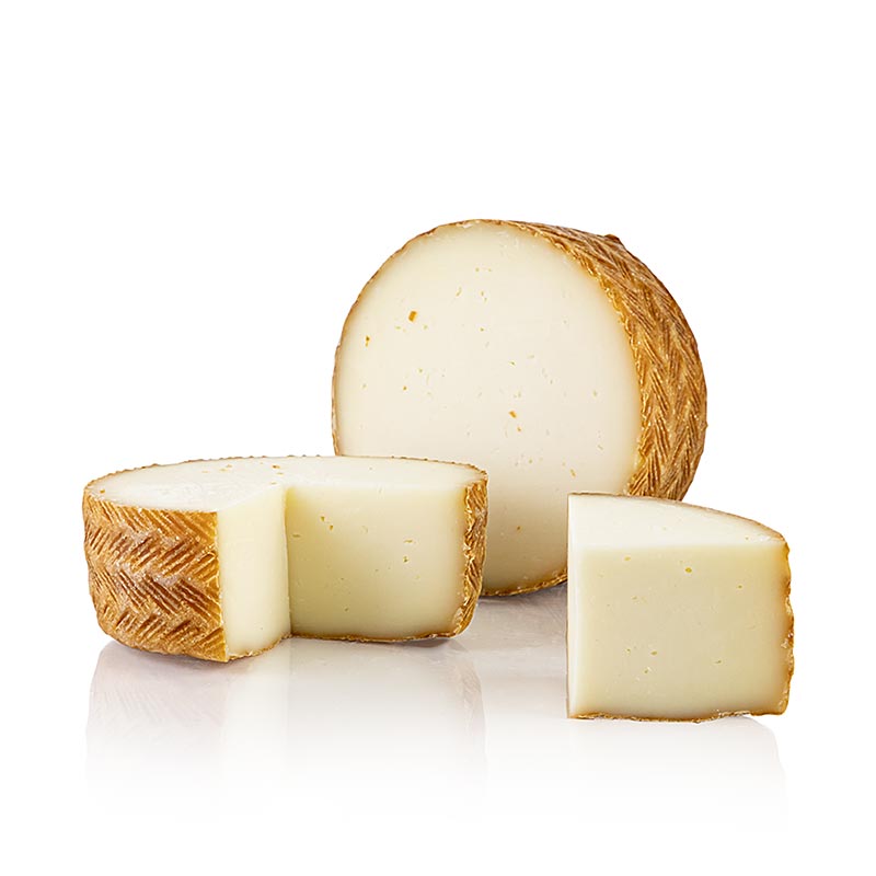 Petit Basque, queijo semiduro feito com leite de ovelha - aprox. 600g - filme Petit Basque, queijo semiduro feito com leite de ovelha - aprox. 600g - filme