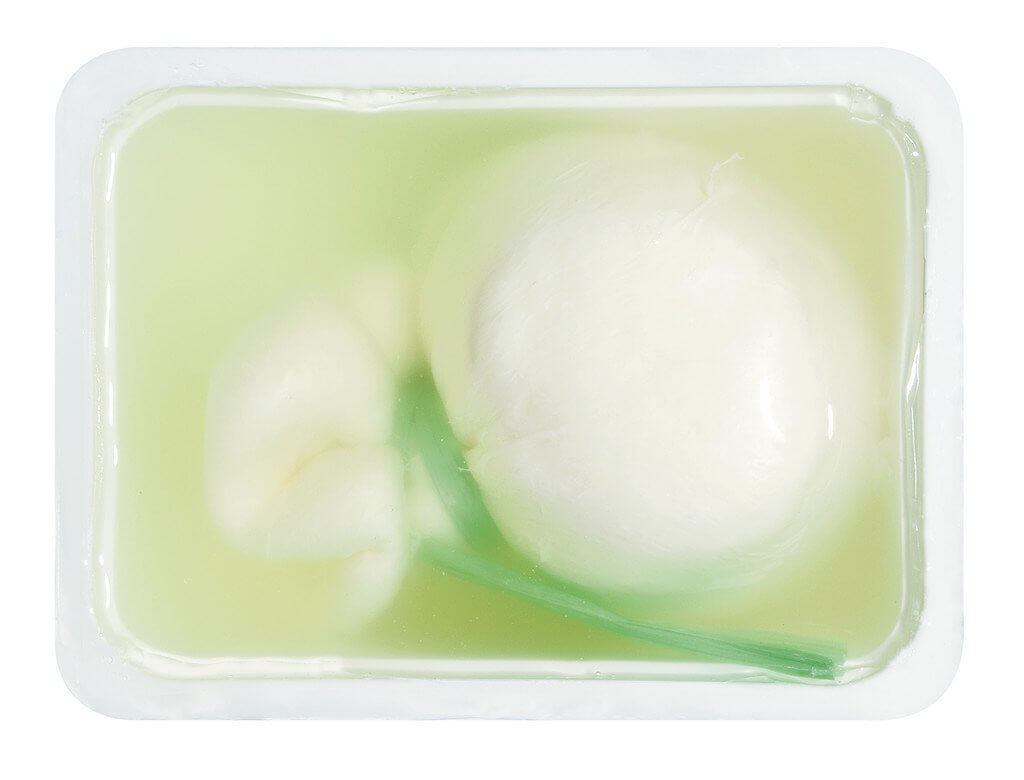 Farsk ost gjord pa komjolk, Burrata di Andria, Nederlanderna - ca 250 g - kg
