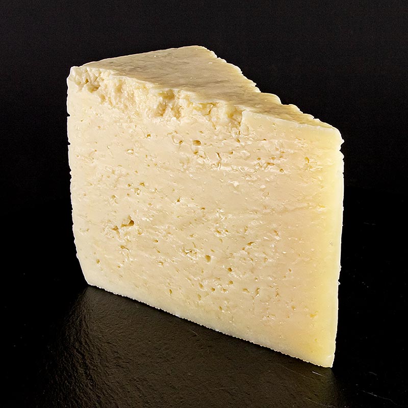 Pecorino Romano, AOP, fromage a pate dure fabrique a partir de lait de brebis - environ 1 000 g - vide