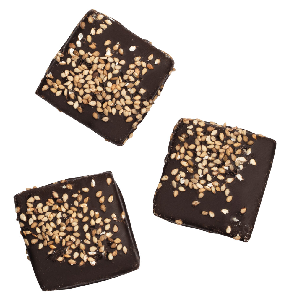 Caramel si susan cu ciocolata, caramel cu unt sarat cu ciocolata neagra si susan, Dolfin - 125 g - ambalaj